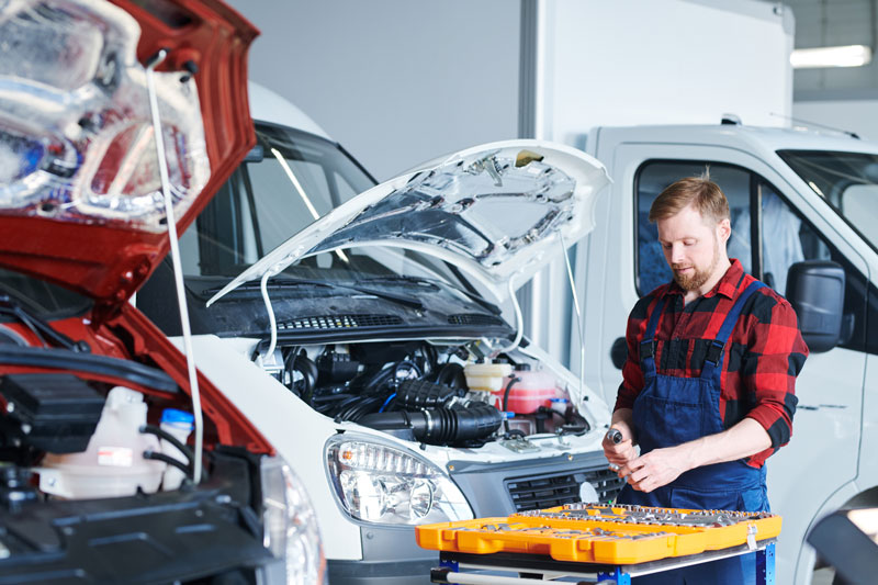 Perawatan Rutin Kendaraan Perusahaan